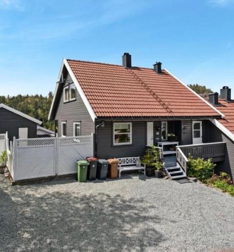 Sjarmerende Familievennlig Hus Med 2 Soverom Kristiansand Exteriér fotografie